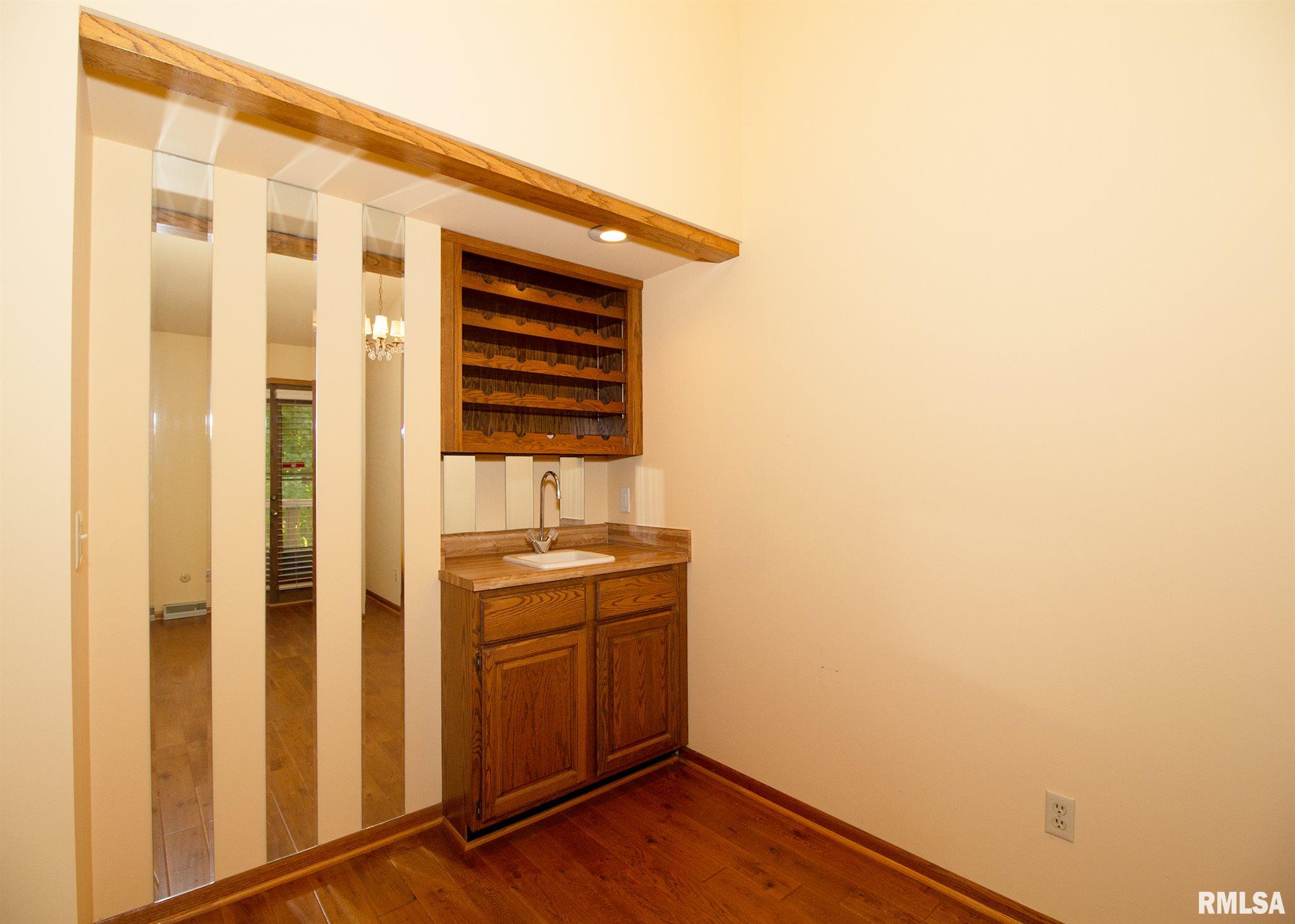 3324 East Ridge Place Bettendorf, IA 52722 - Photo 7 of 30 Gallery Image 7