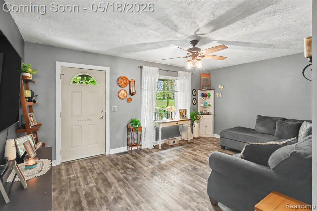4623 Lovejoy Road Byron, MI 48418 - Photo 3 of 21