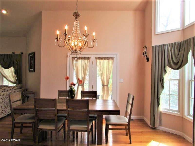 334 Maple Ridge Drive Hawley, PA 18428 - Photo 18 of 72 19 Dining Room