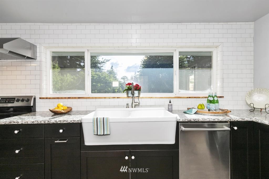 2020 Rocky Point Road Northwest Bremerton, WA 98312 - Photo 13 of 31 Gallery Image 13