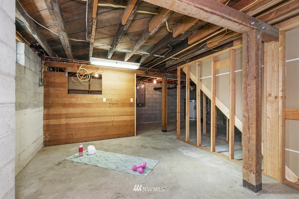 2020 Rocky Point Road Northwest Bremerton, WA 98312 - Photo 19 of 31 Gallery Image 19