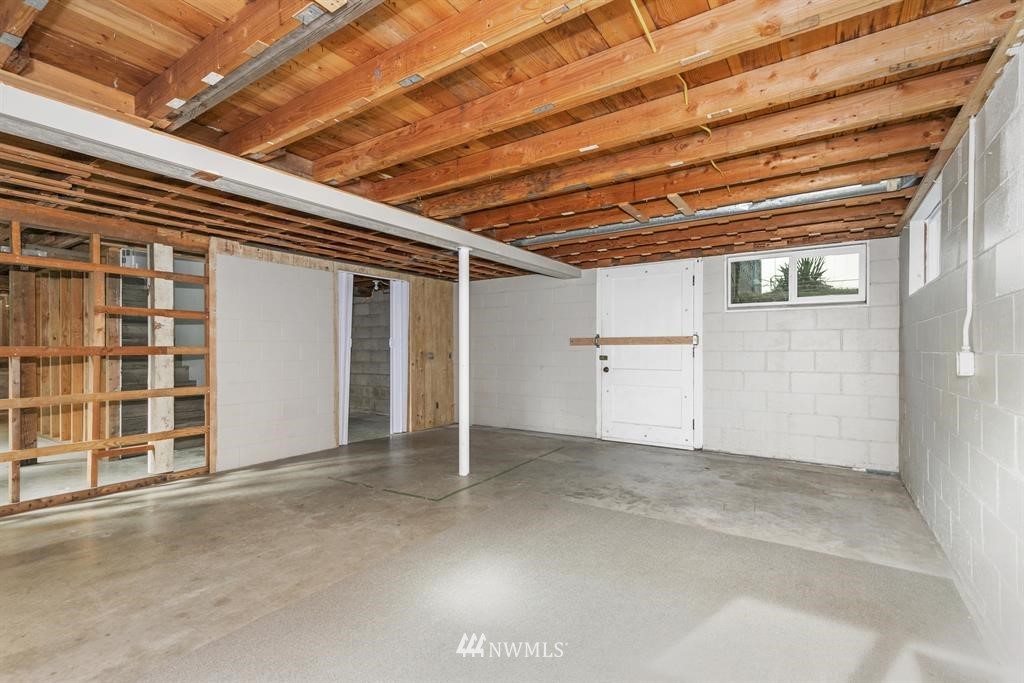 2020 Rocky Point Road Northwest Bremerton, WA 98312 - Photo 20 of 31 Gallery Image 20