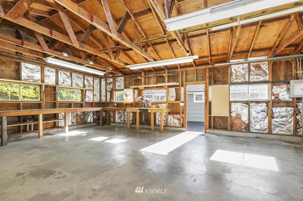 2020 Rocky Point Road Northwest Bremerton, WA 98312 - Photo 24 of 31 Gallery Image 24