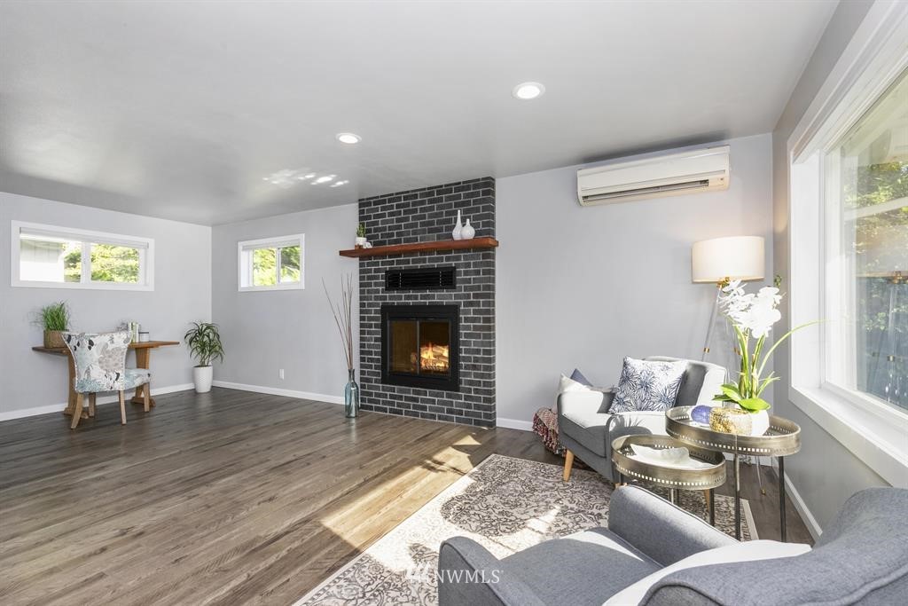 2020 Rocky Point Road Northwest Bremerton, WA 98312 - Photo 8 of 31 Gallery Image 8