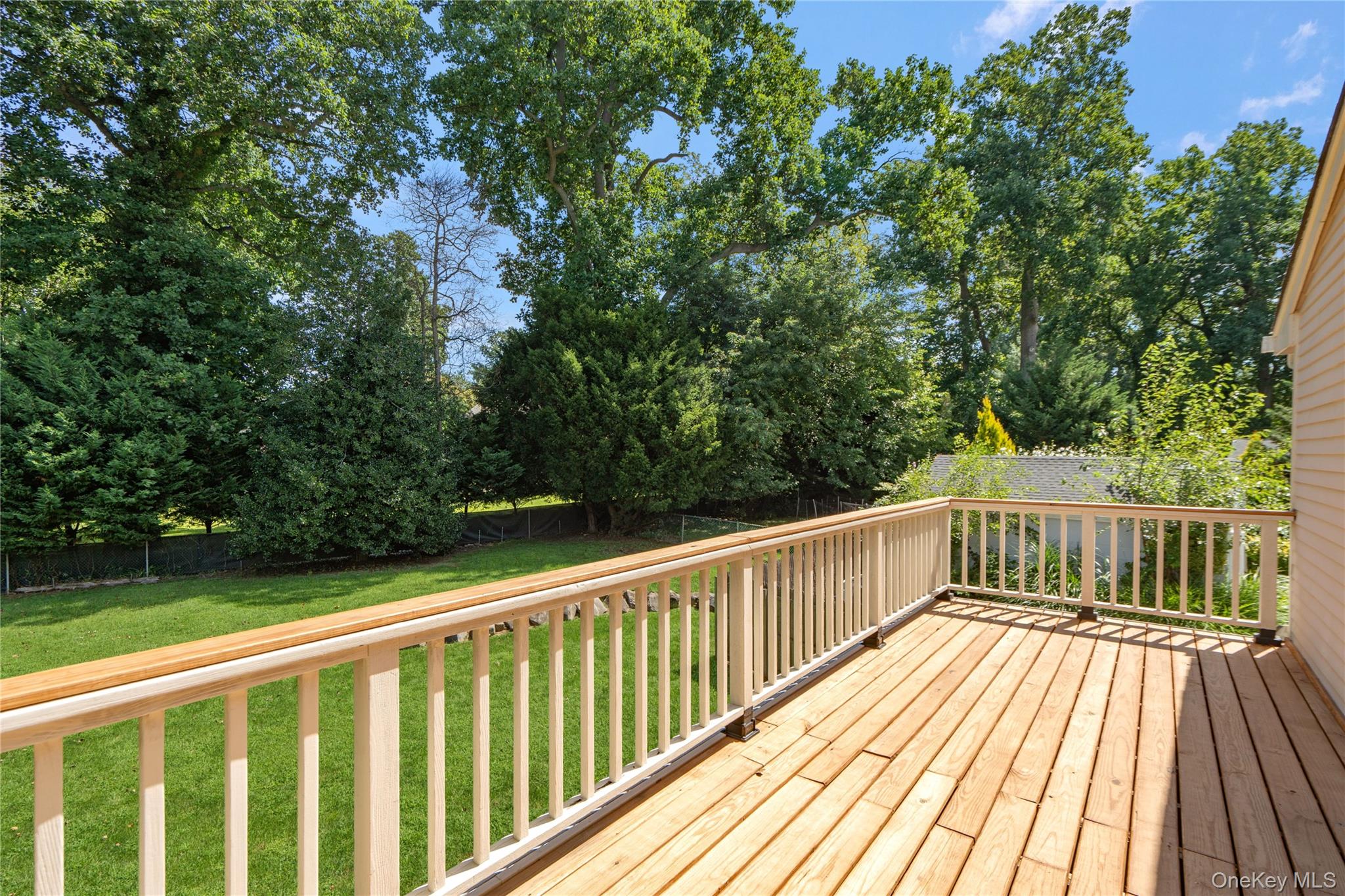 16 Westview Road Northport, NY 11768 - Photo 30 of 47 Gallery Image 30