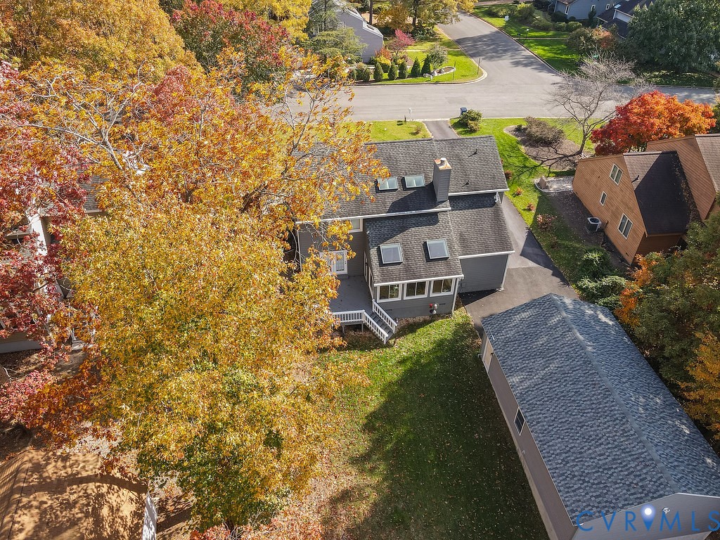 2602 Cox Road Henrico, VA 23233 - Photo 50 of 50 a view of a balcony with outdoor space