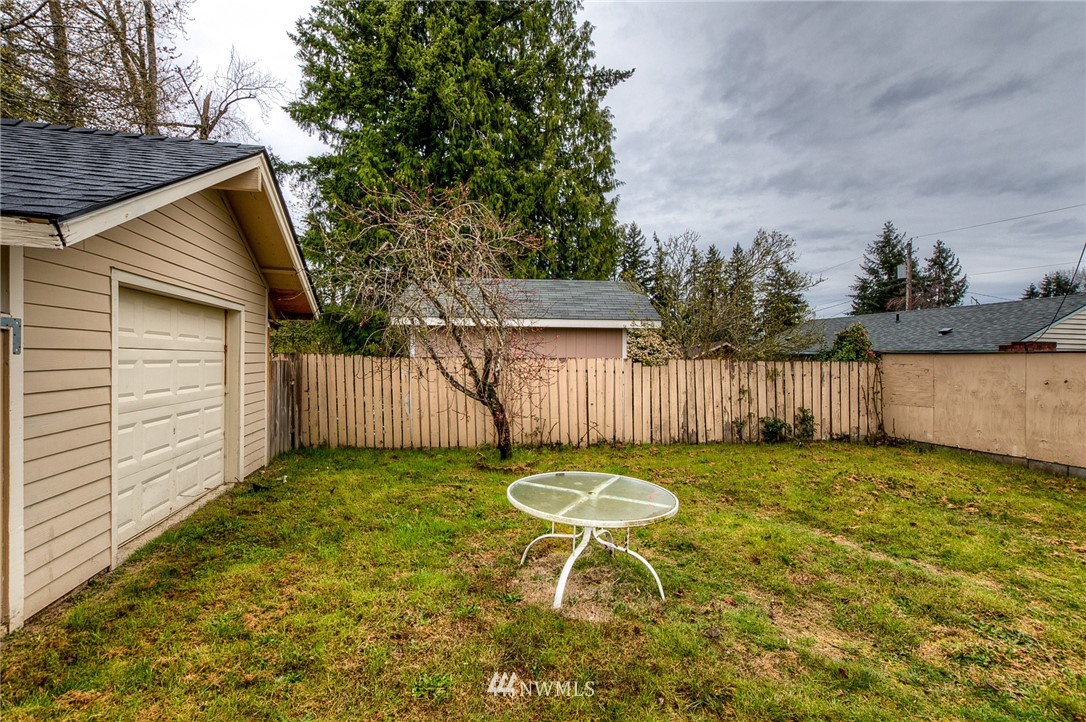 3922 Northeast 6th Street Renton, WA 98056 - Photo 13 of 15