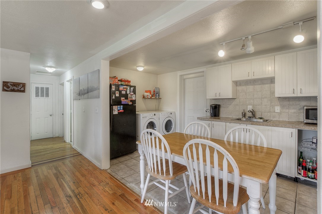 3922 Northeast 6th Street Renton, WA 98056 - Photo 5 of 15