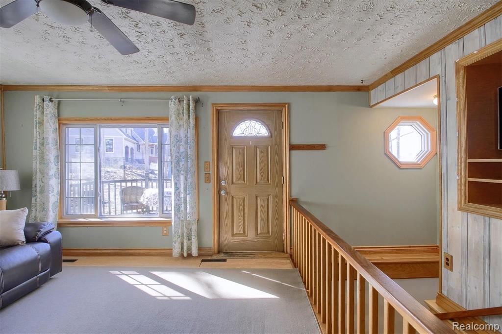 240 Kingston Road Leonard, MI 48367 - Photo 5 of 27
