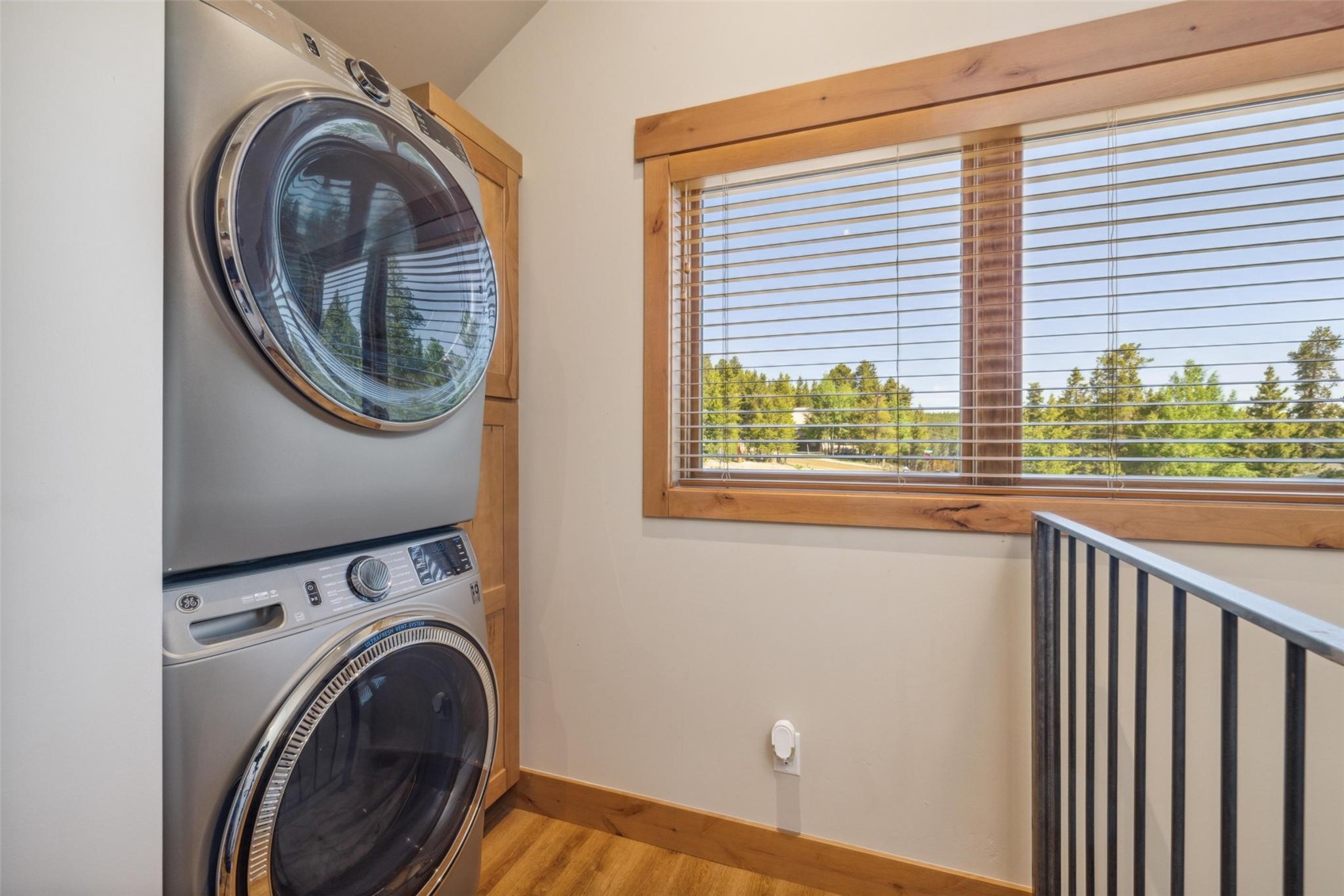 41 Barton Ridge Drive Breckenridge, CO 80424 - Photo 41 of 47 a view of a bedroom with washer and dryer
