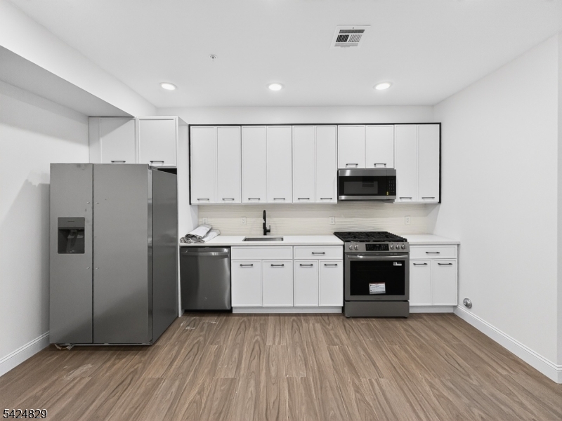 270 Hunterdon Street, Unit 1 Newark, NJ 07103 - Photo 13 of 35