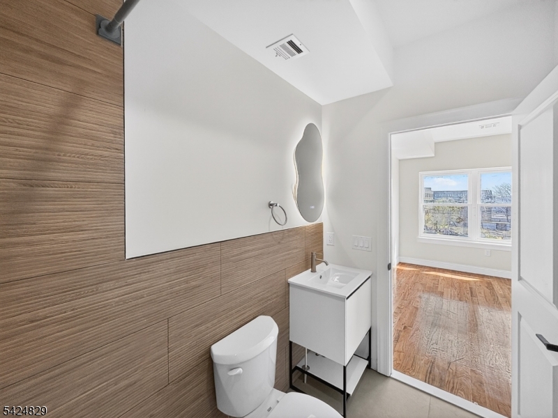 270 Hunterdon Street, Unit 1 Newark, NJ 07103 - Photo 24 of 35