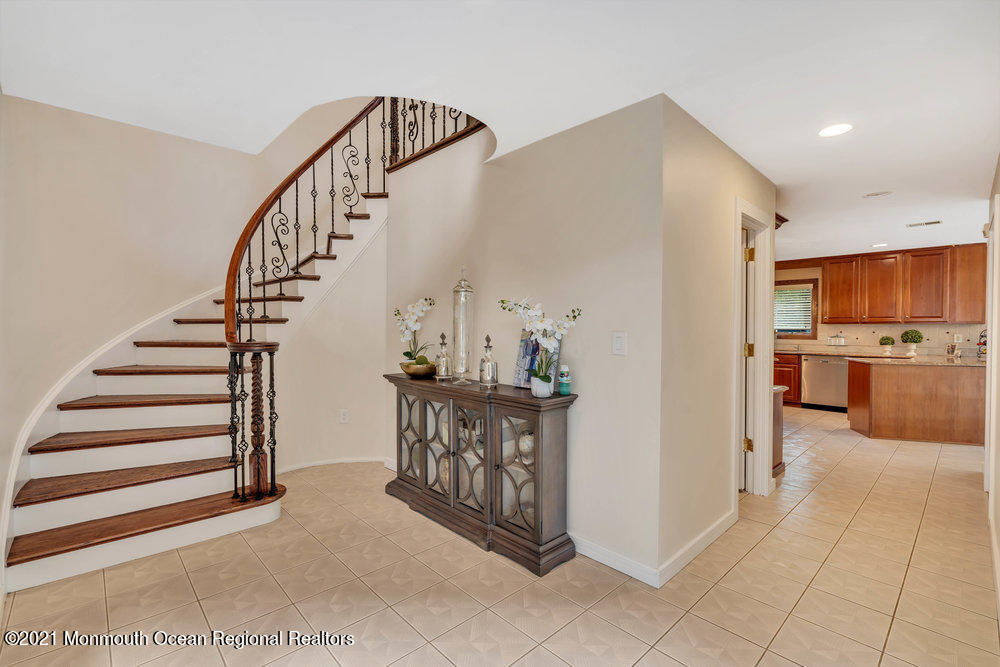 135 Heulitt Road Colts Neck, NJ 07722 - Photo 3 of 62 024_dsc02480