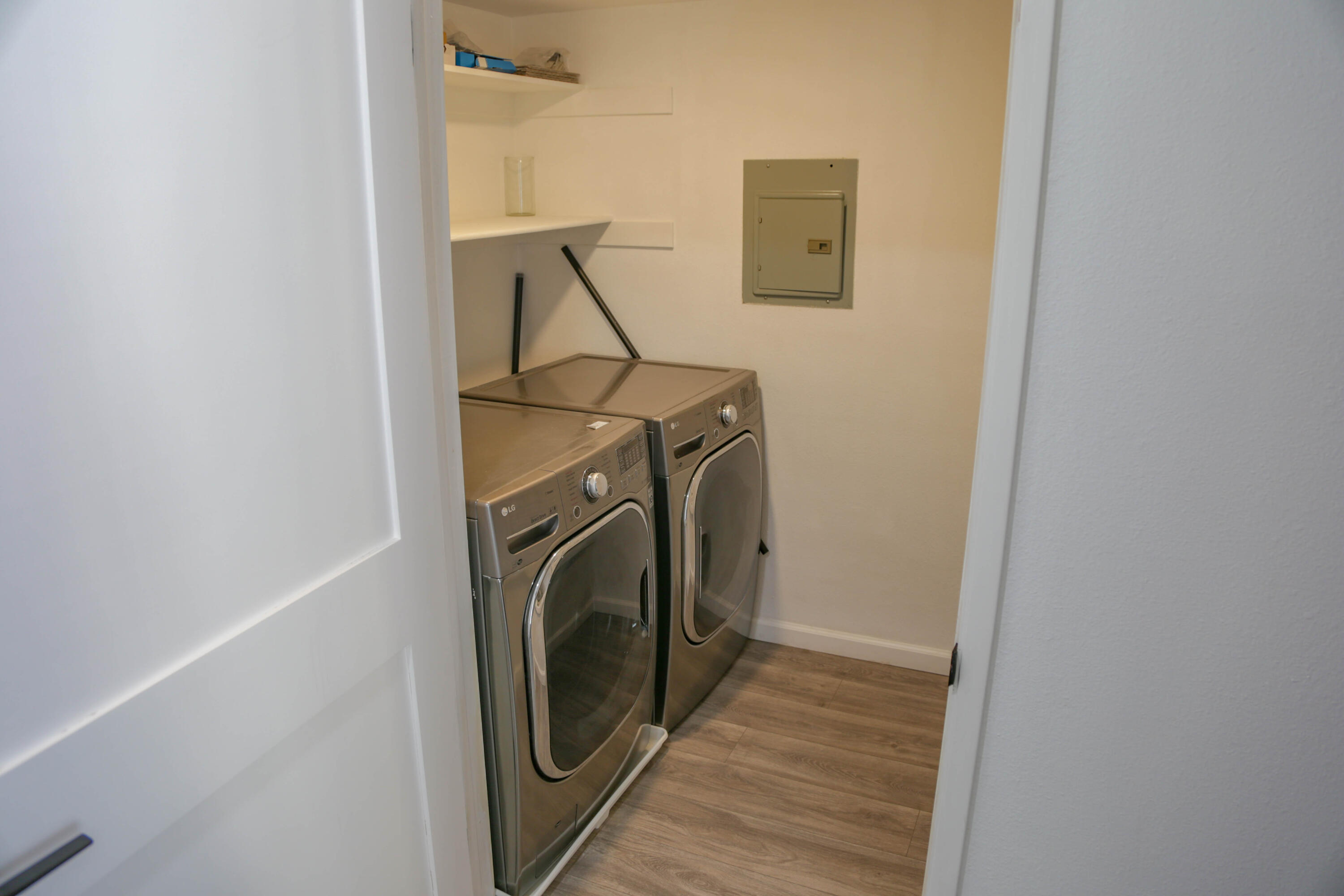 325 Ladera Street, Unit 5 Santa Barbara, CA 93101 - Photo 14 of 16 a utility room with dryer and washer
