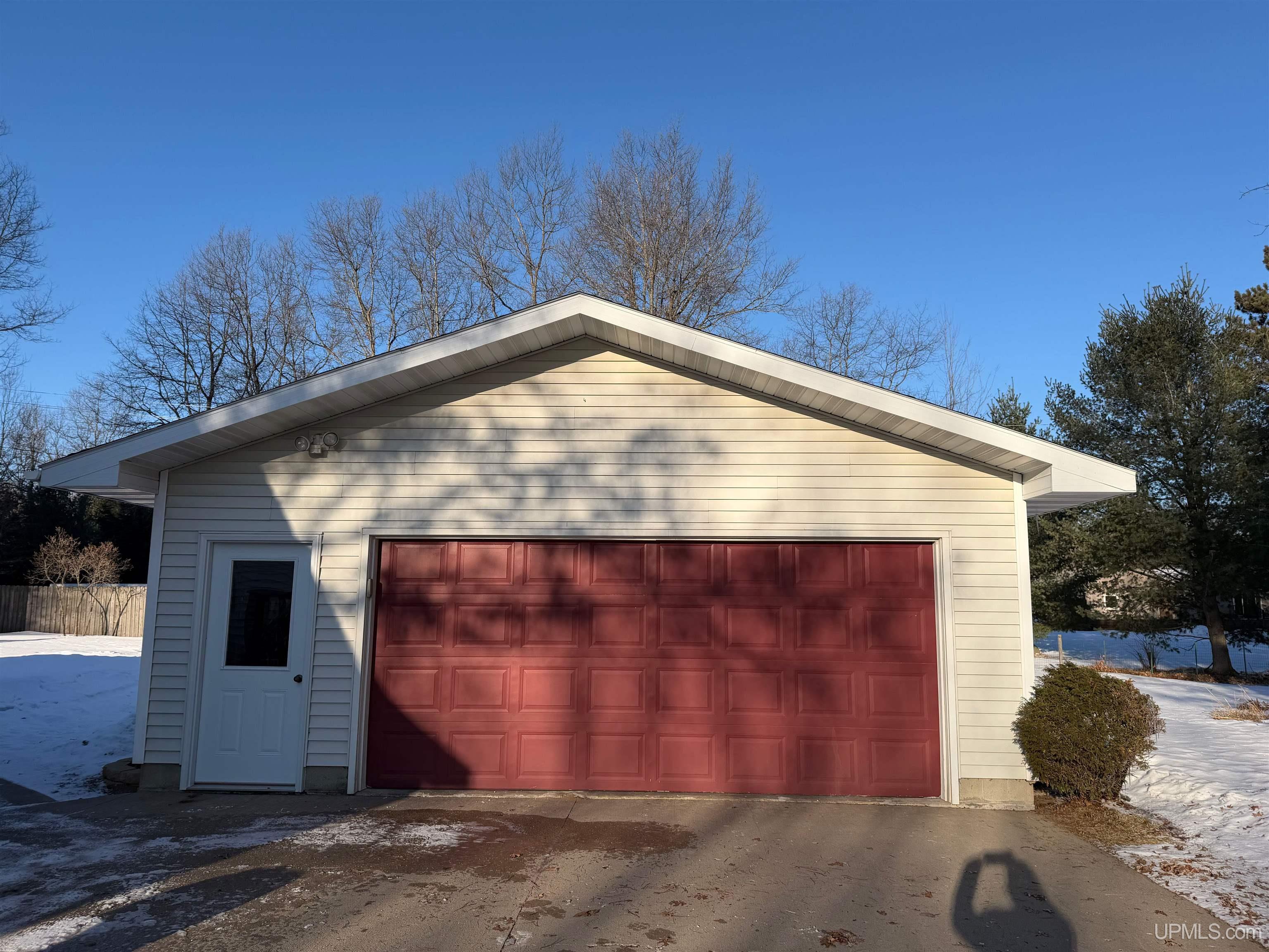 8317 Venture P 2 Gladstone, MI 49837 - Photo 5 of 30