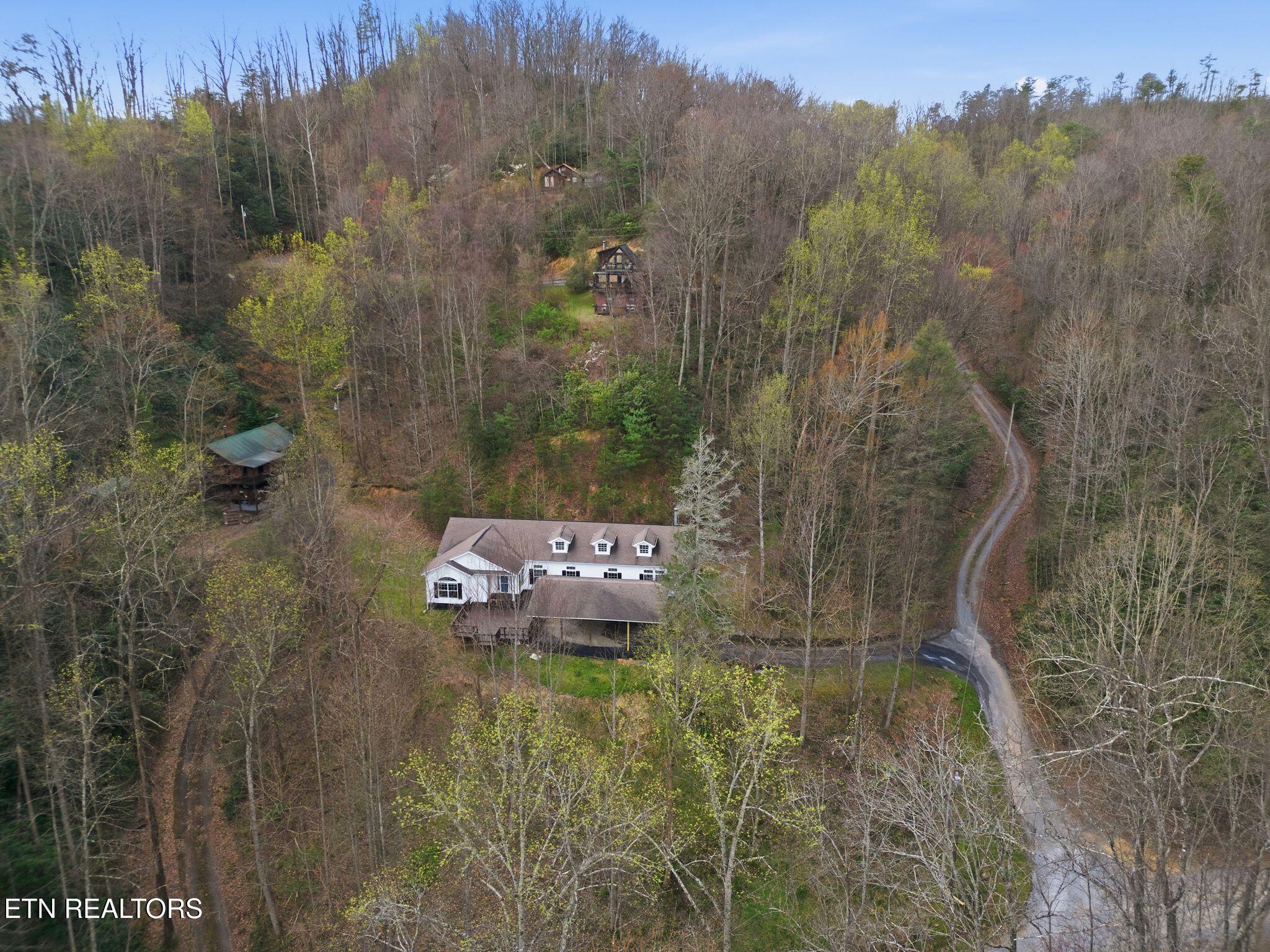 337 Costner Road Cosby, TN 37722 - Photo 4 of 49 wj2603311-1002