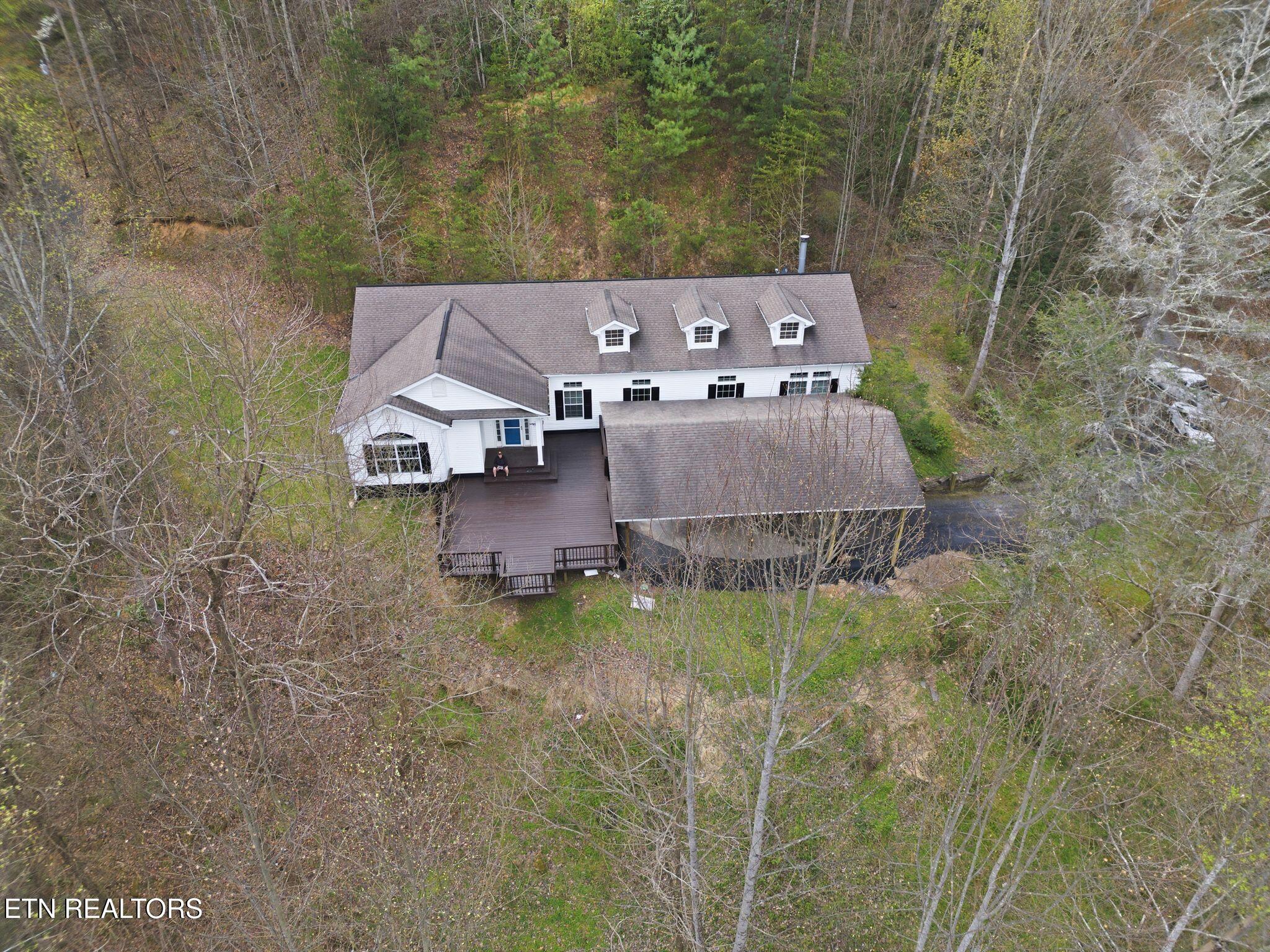 337 Costner Road Cosby, TN 37722 - Photo 5 of 49 wj2603311-1005
