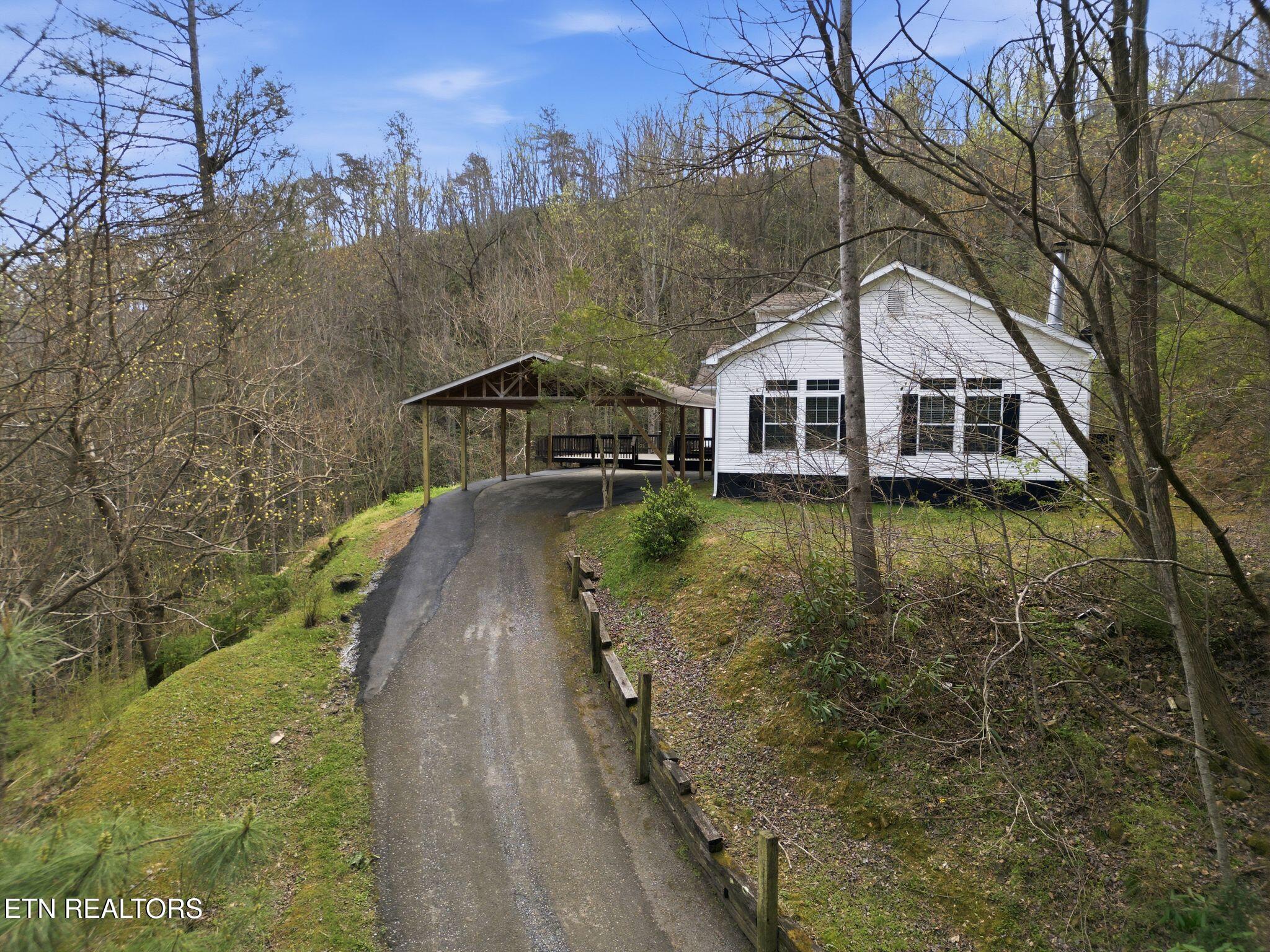 337 Costner Road Cosby, TN 37722 - Photo 6 of 49 wj2603311-1008