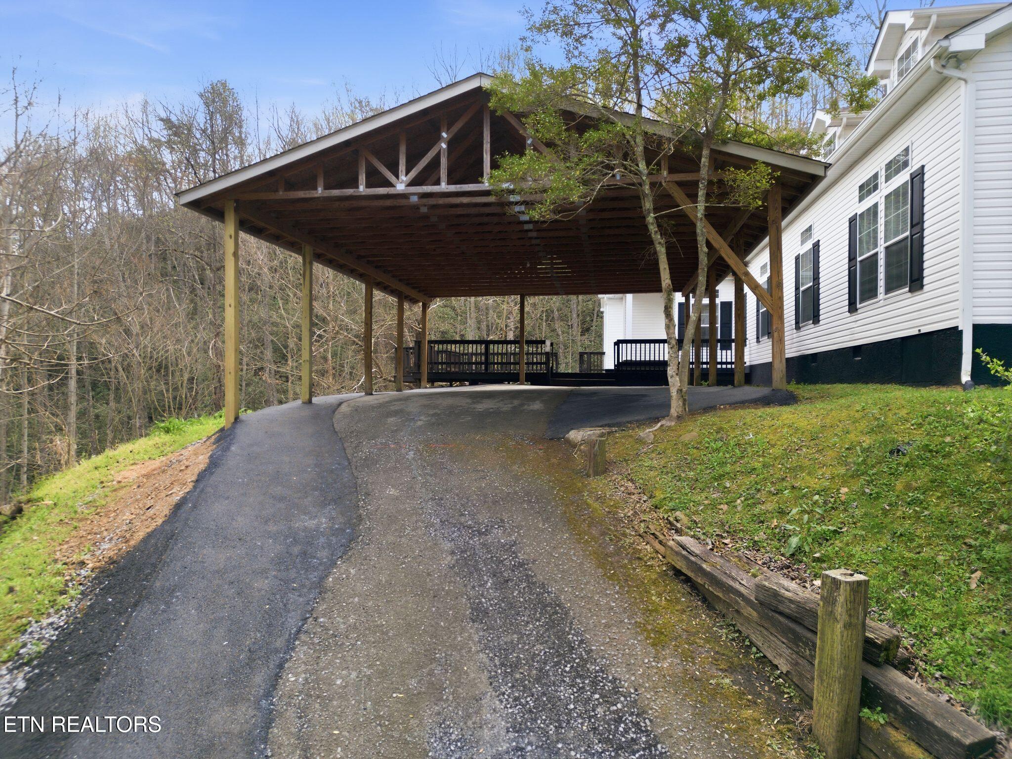 337 Costner Road Cosby, TN 37722 - Photo 7 of 49 wj2603311-1009