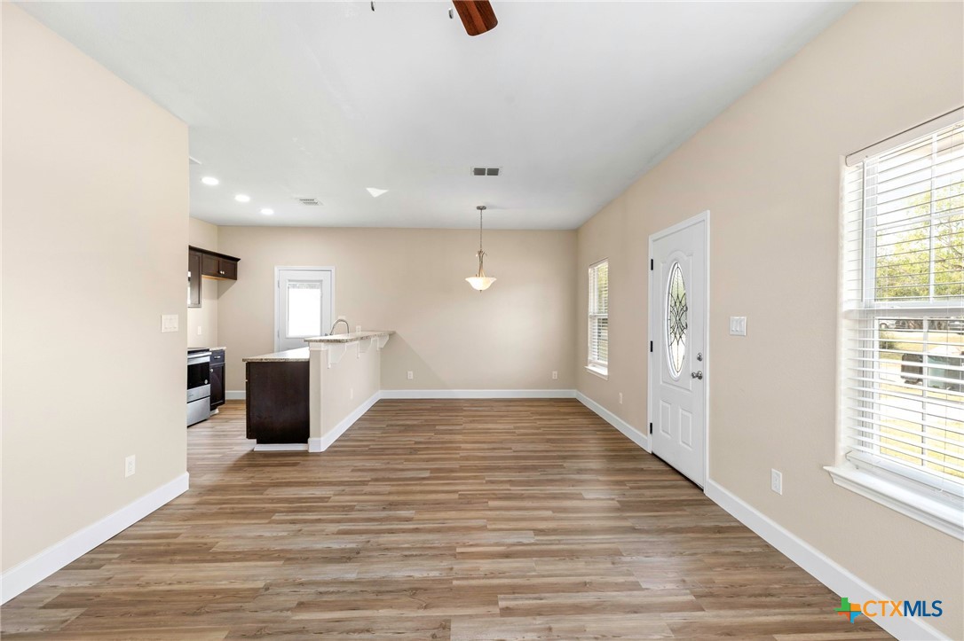 1628 Armstrong Street Luling, TX 78648 - Photo 4 of 22