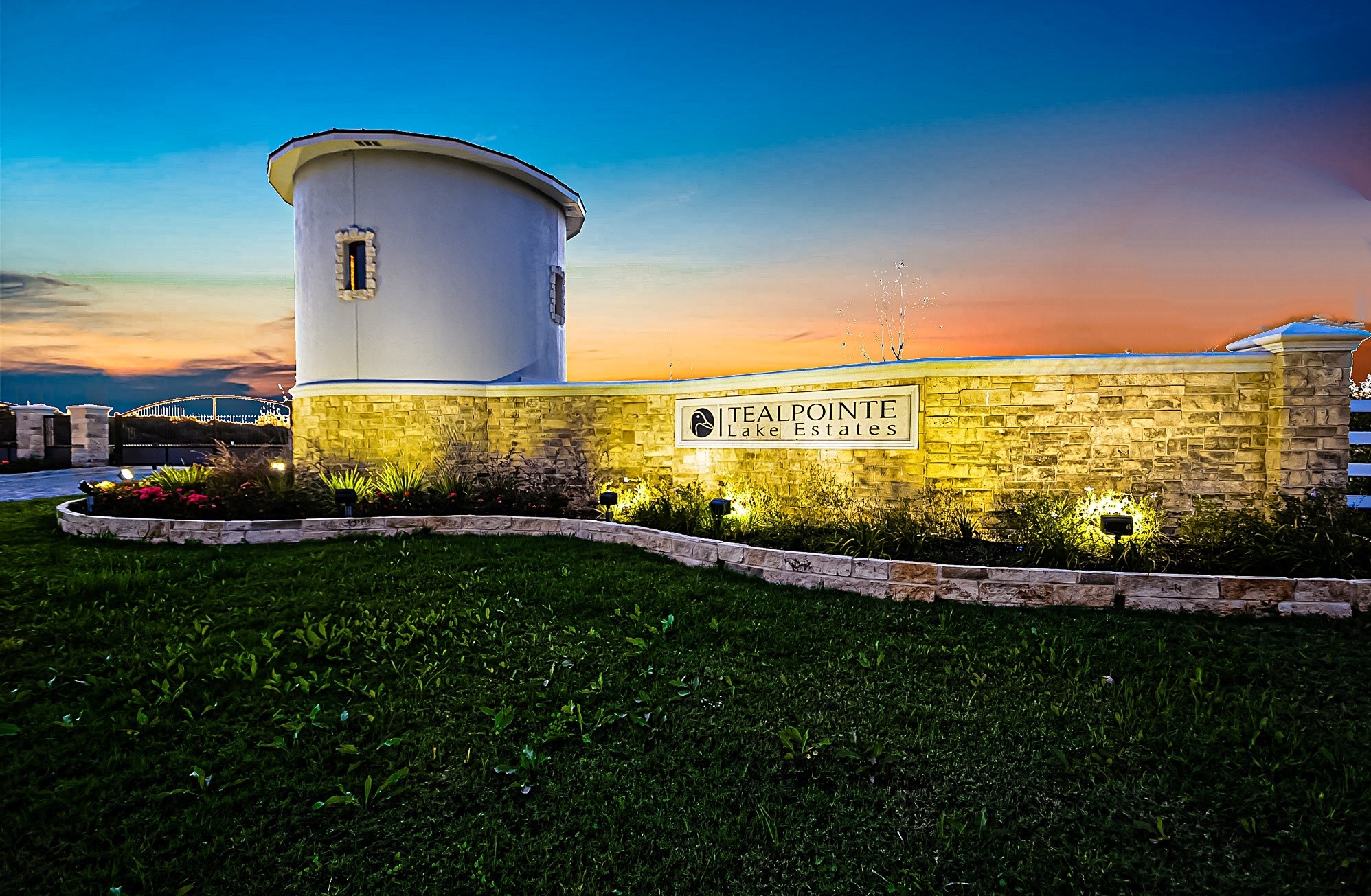 20719 Tealpointe Ridge Lane Tomball, TX 77377 - Photo 6 of 7 a view of an ocean from a building