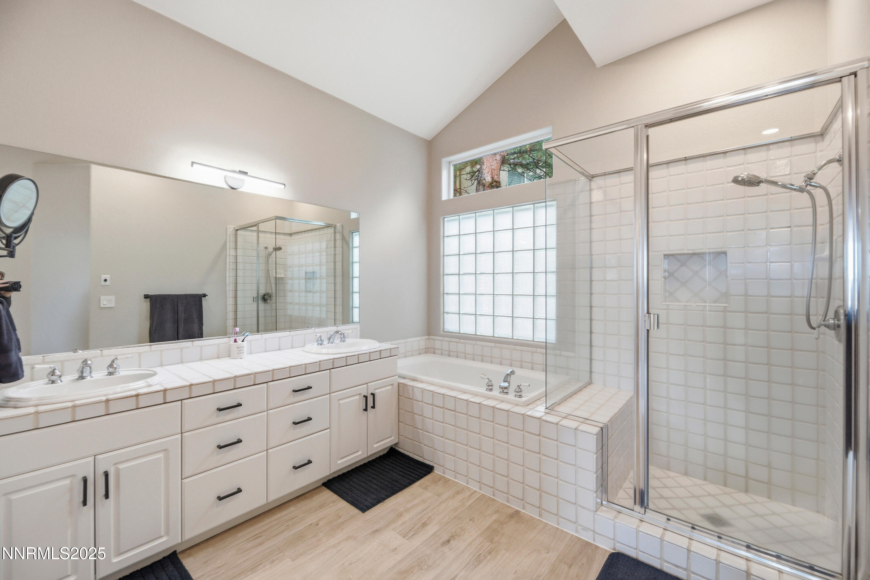 2648 Edgerock Road Reno, NV 89519 - Photo 21 of 76 21