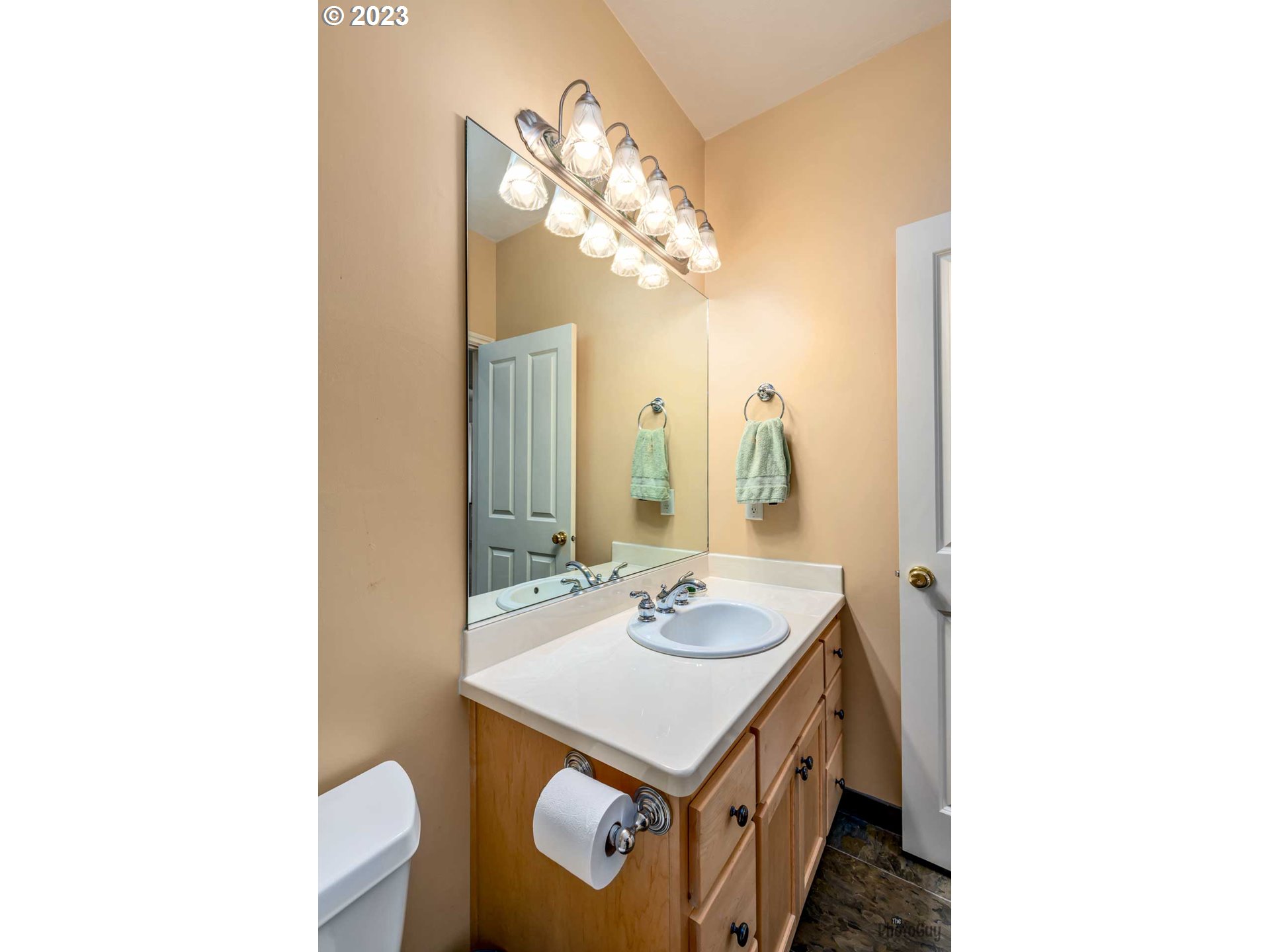 729 Old Orchard Lane Springfield, OR 97477 - Photo 10 of 30 Gallery Image 10