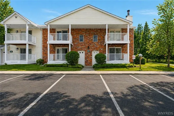 $184,000 | 4623 Chestnut Ridge Road, Unit D, Amherst, NY 14228