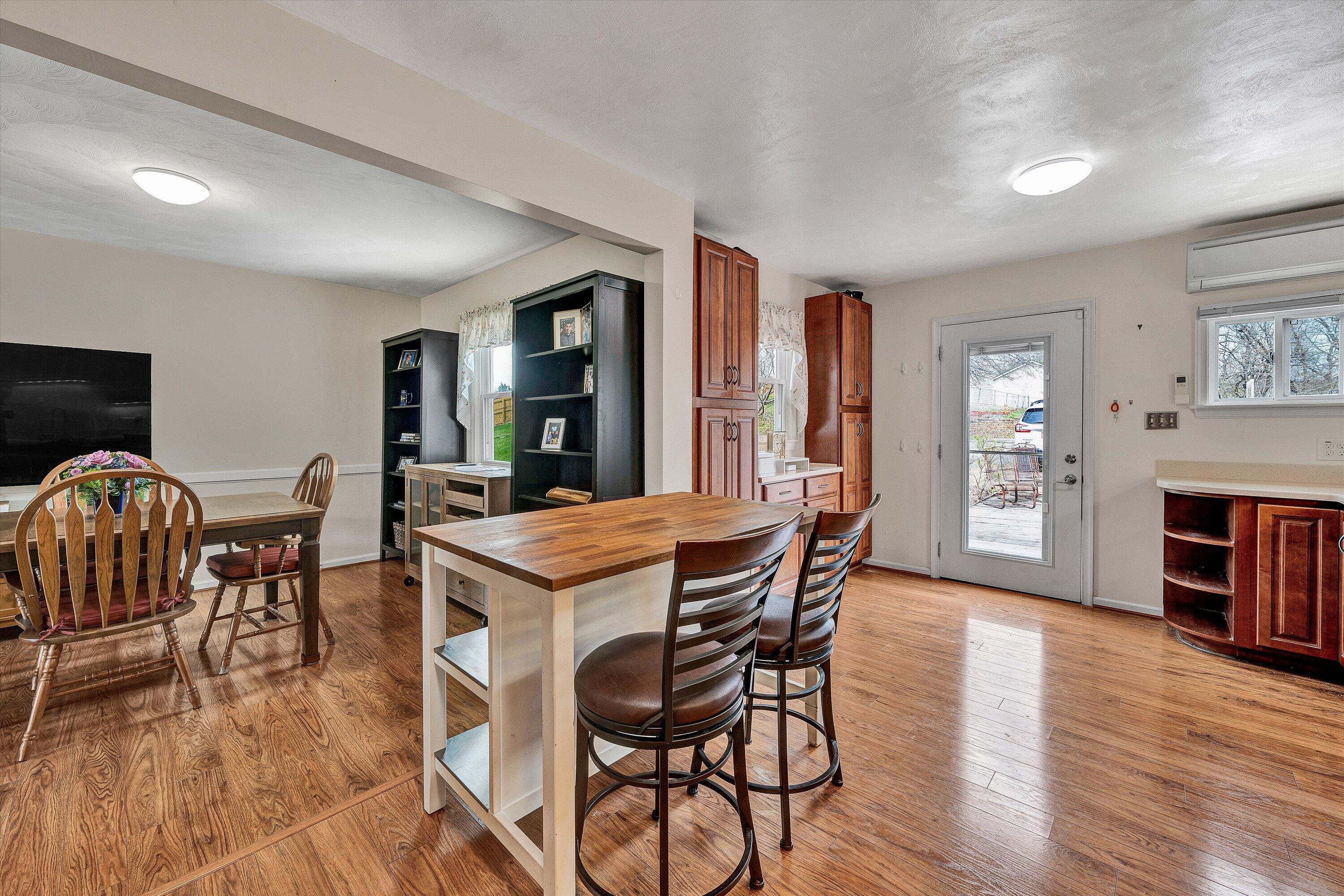 808 Mason Road Vinton, VA 24179 - Photo 11 of 32 11-DSC00499