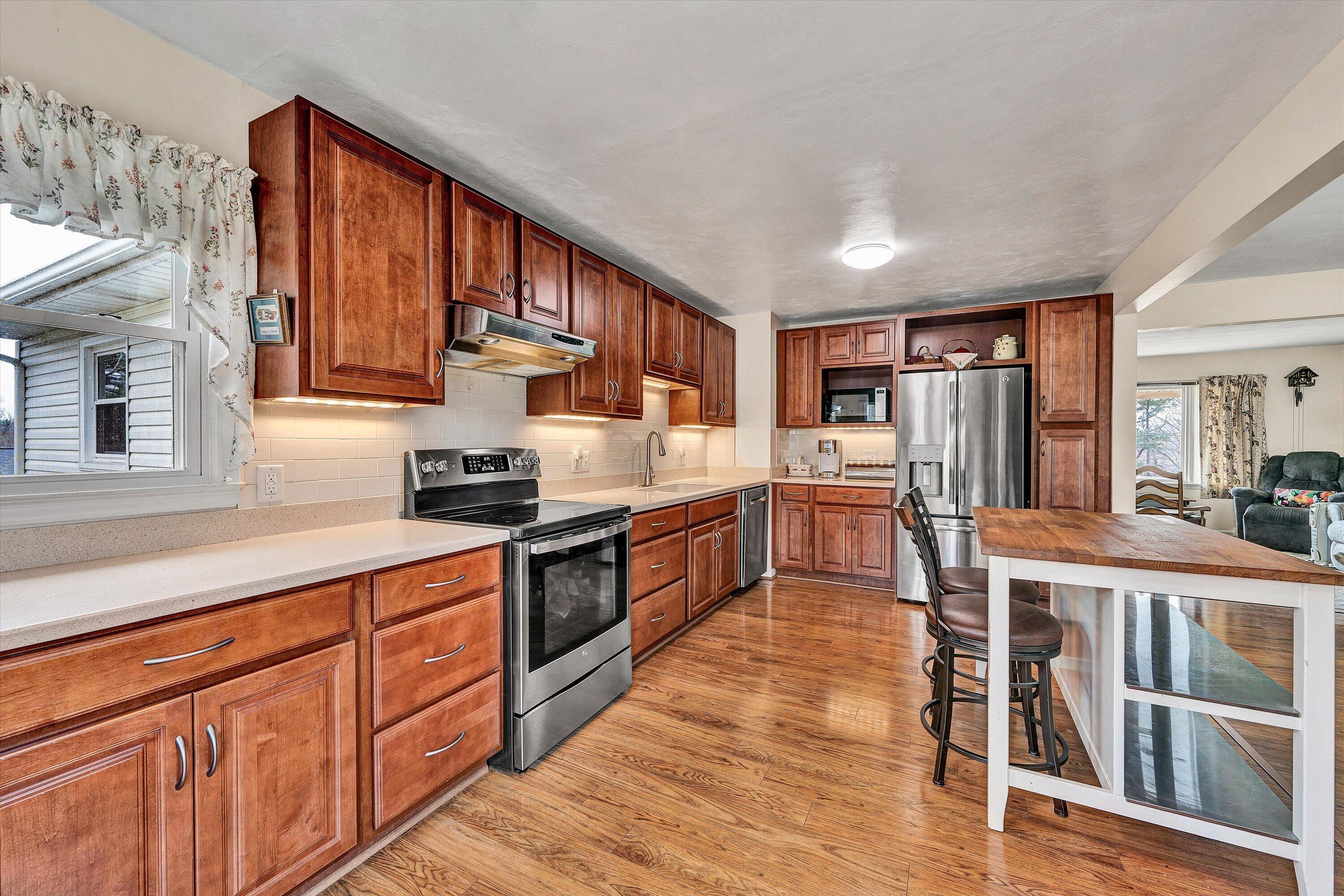 808 Mason Road Vinton, VA 24179 - Photo 14 of 32 14-DSC00511