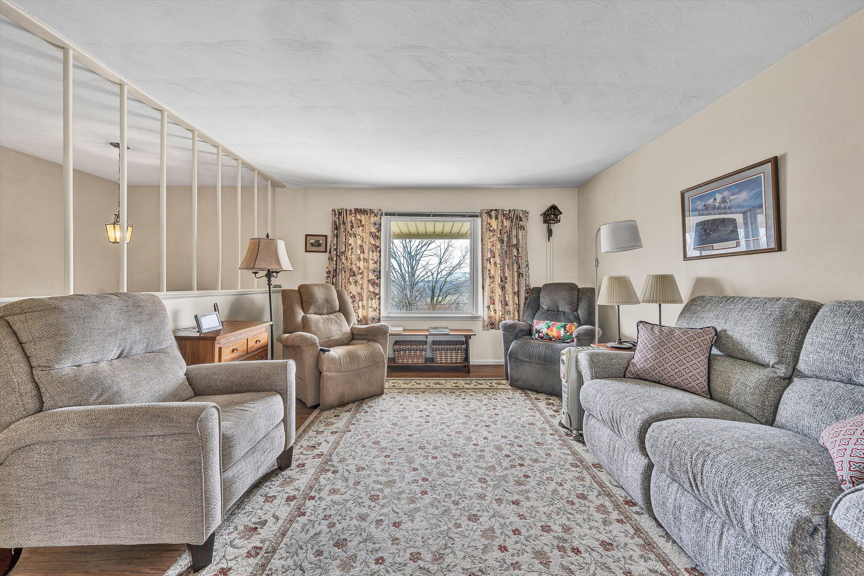 808 Mason Road Vinton, VA 24179 - Photo 8 of 32 08-DSC00454