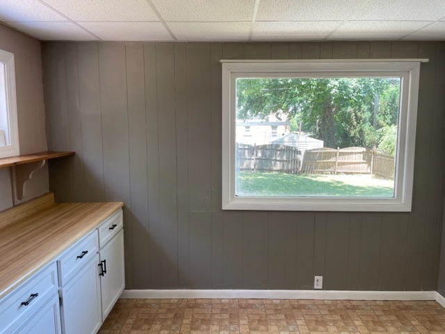 535 Kendall Lane DeKalb, IL 60115 - Photo 10 of 14 a view of a window in a kitchen