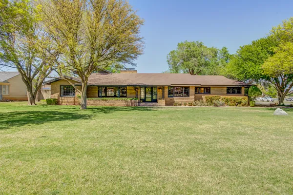 $987,000 | 4902 19th Street, Lubbock, TX 79416