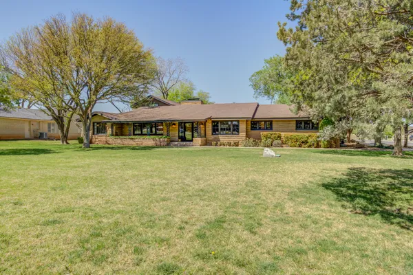 $987,000 | 4902 19th Street, Lubbock, TX 79416