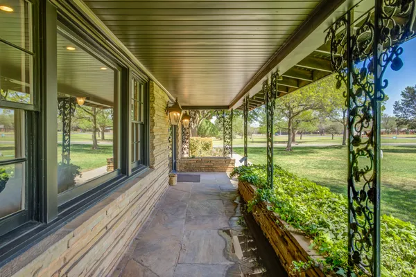 $987,000 | 4902 19th Street, Lubbock, TX 79416