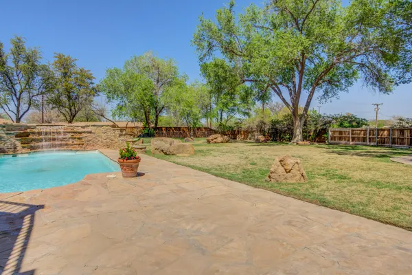 $987,000 | 4902 19th Street, Lubbock, TX 79416