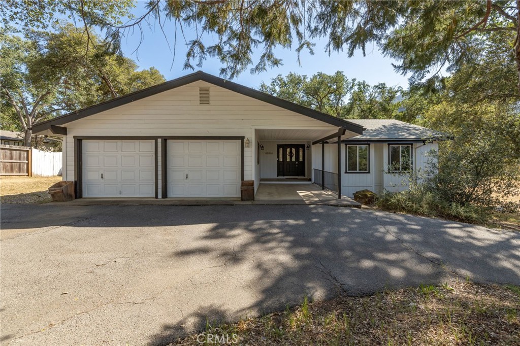 48866 Rock Point Road Oakhurst, CA 93644 - Photo 2 of 59