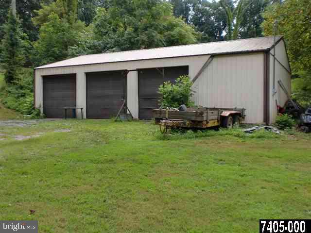 6051 Mountain Road Dover, PA 17315 - Photo 13 of 21