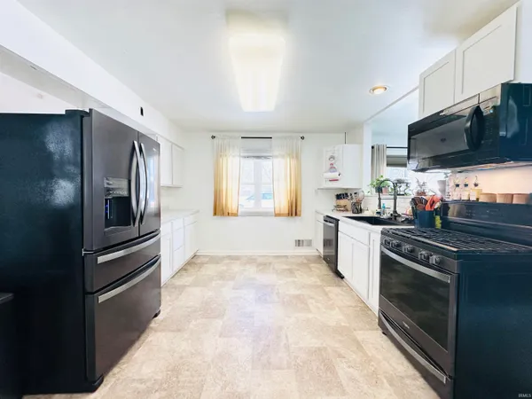 $229,900 | 104 Maine Street, Walkerton, IN 46574