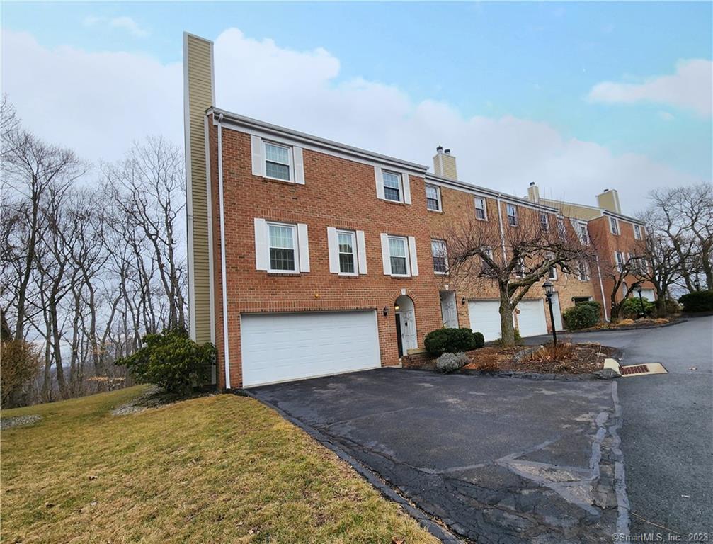 39 Kingswood Drive, Unit 39, Bethel, CT 06801 Compass