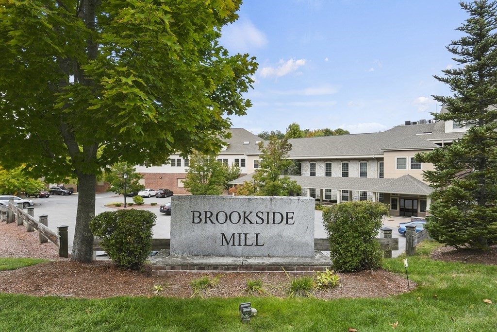 12 Brookside Road, Unit 4 Westford, MA 01886 - Photo 1 of 24 Gallery Image 1