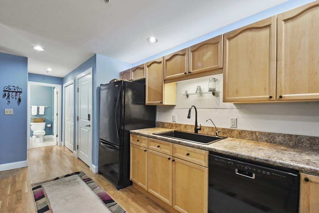 12 Brookside Road, Unit 4 Westford, MA 01886 - Photo 4 of 24 Gallery Image 4