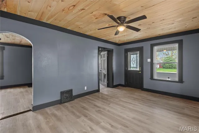 $222,900 | 515 North Edwardsville Street, Staunton, IL 62088