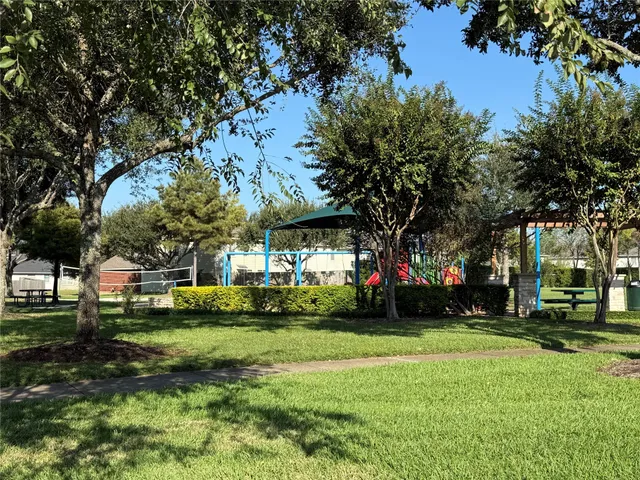 $1,800 | 10811 Tallow Briar Lane, Houston, TX 77075