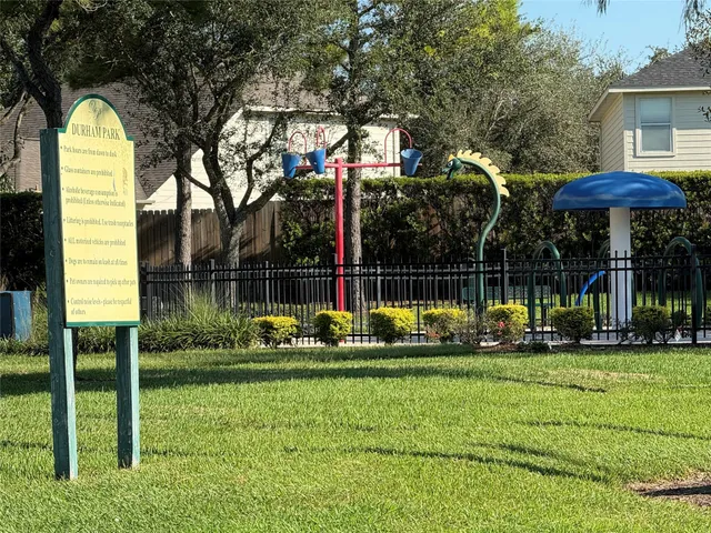 $1,800 | 10811 Tallow Briar Lane, Houston, TX 77075