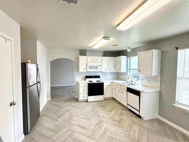 $1,800 | 10811 Tallow Briar Lane, Houston, TX 77075