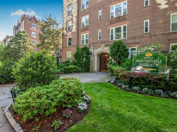 $205,000 | 1440 Midland Avenue, Unit 5A, Bronxville, NY 10708