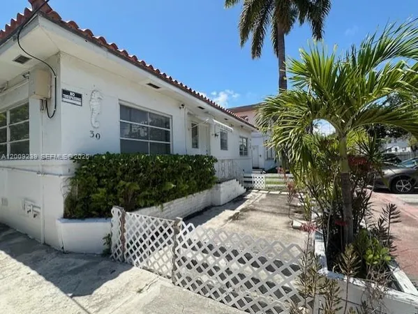 $1,850 | 30 South Shore Drive, Unit 1, Miami Beach, FL 33141