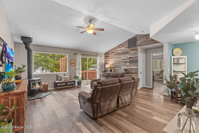 $499,900 | 31610 Stilson Avenue, Spirit Lake, ID 83869