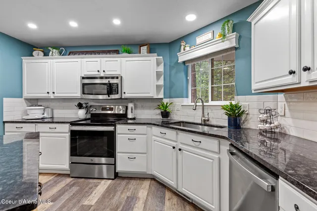 $499,900 | 31610 Stilson Avenue, Spirit Lake, ID 83869